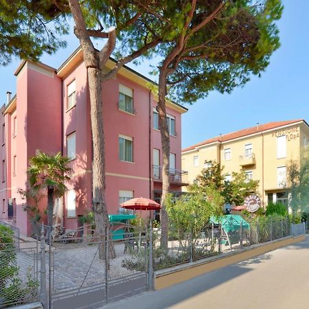 Hotel Flora Capri Cesenatico Zewnętrze zdjęcie