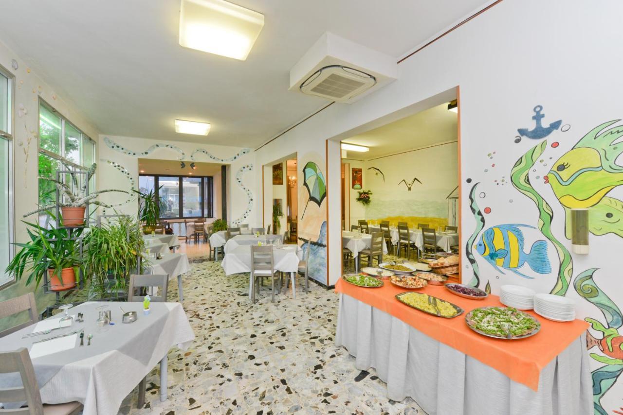 Hotel Flora Capri Cesenatico Zewnętrze zdjęcie